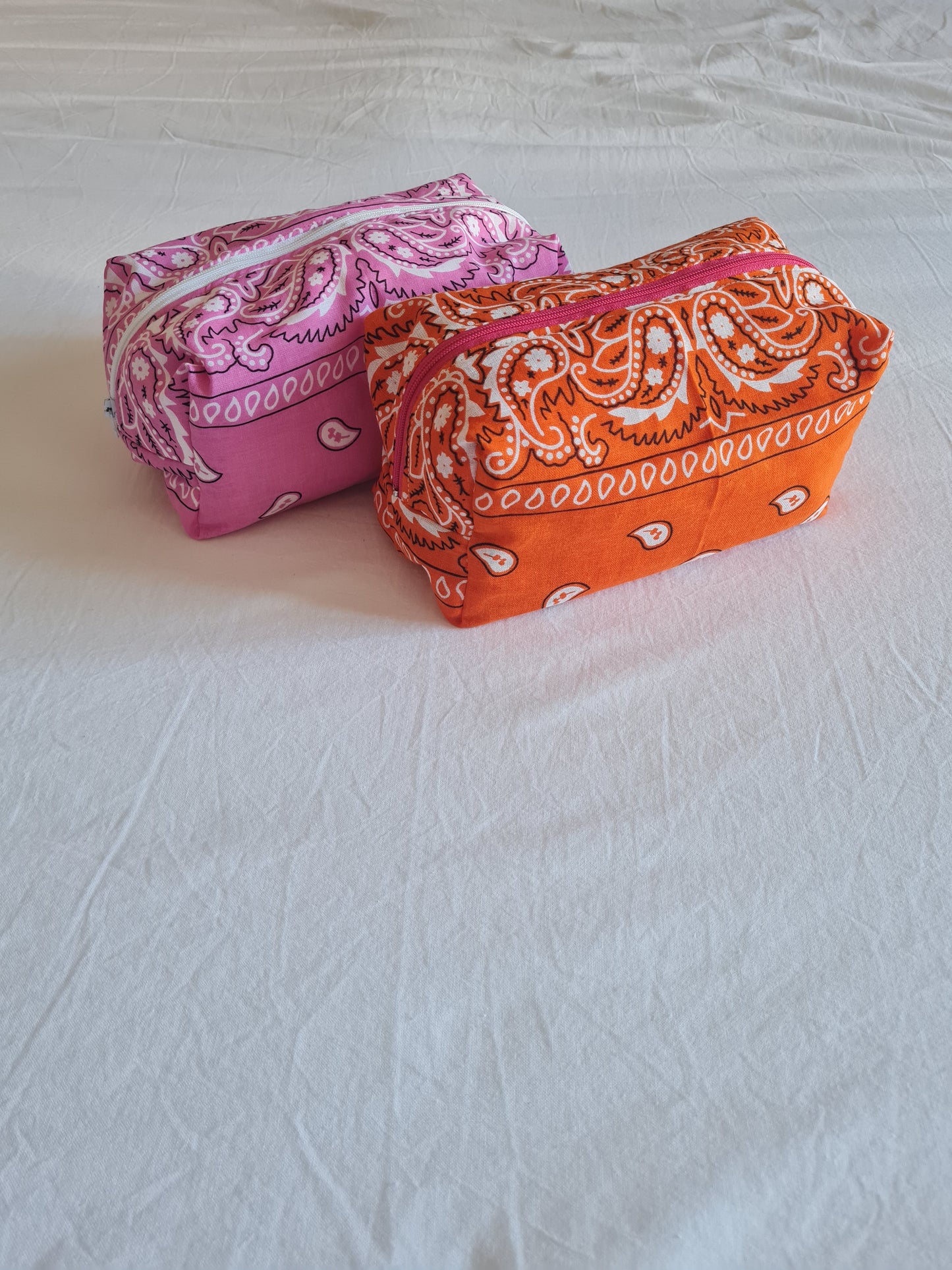 BEAUTY BAG BANDANA