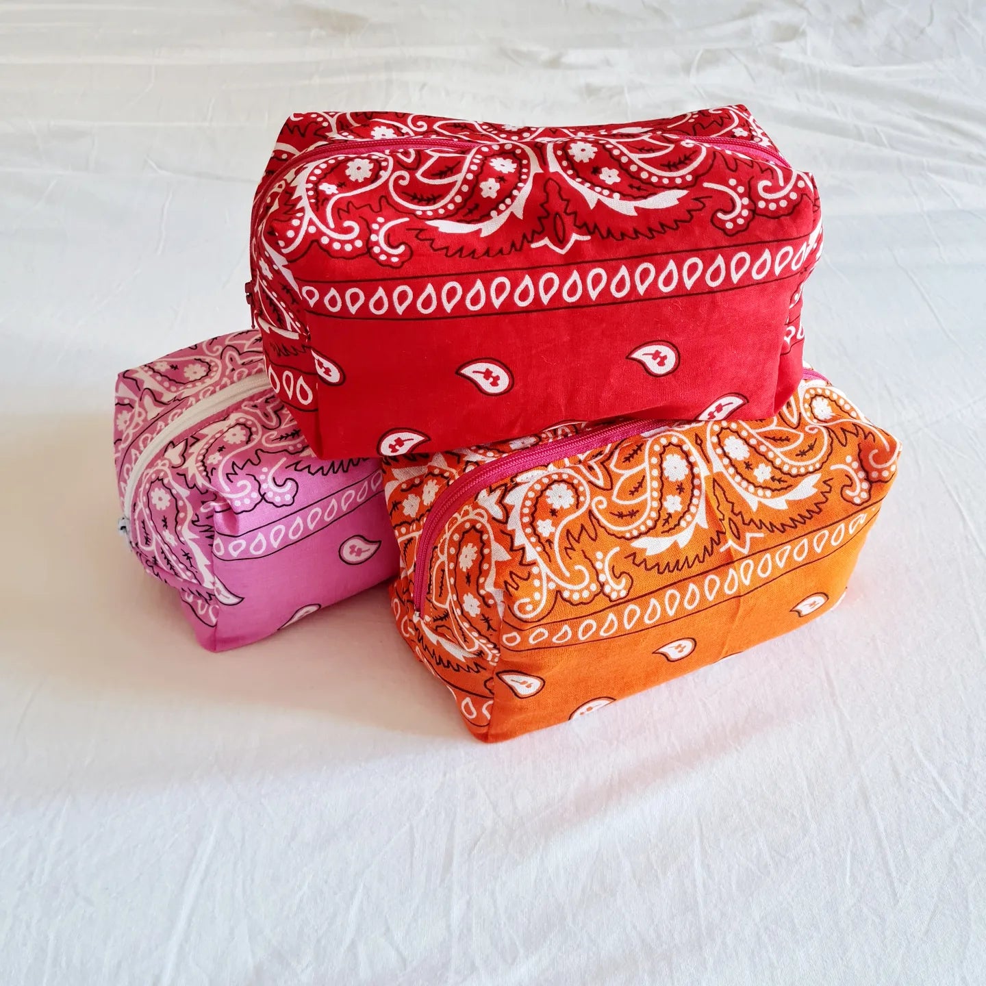 BEAUTY BAG BANDANA