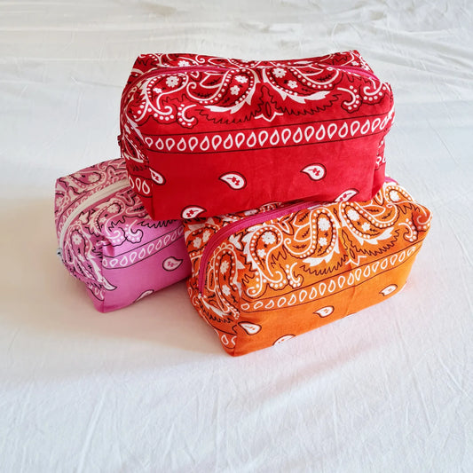 BEAUTY BAG BANDANA